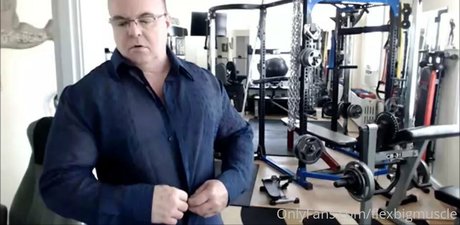 Flexbigmuscle