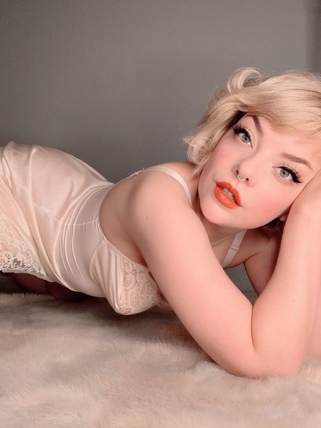 Eve Gray Pixelminxfree