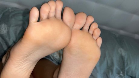 Nacktes geleaktes OnlyFans-Foto von Small Feet Madison