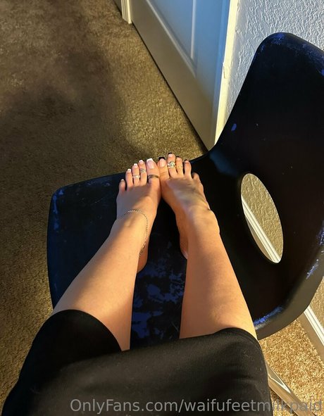 Waifufeetmilkpaid