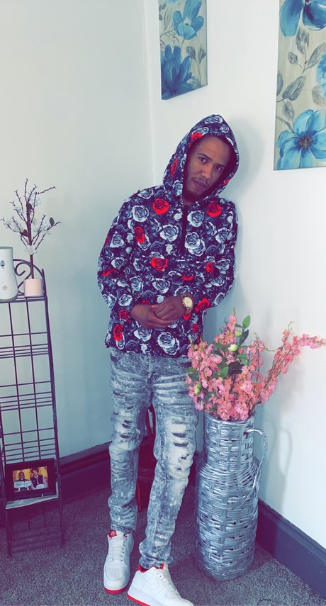 Nacktes geleaktes OnlyFans-Foto von Bigsteppa