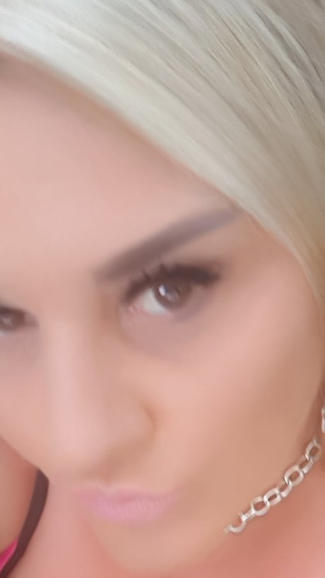 Nacktes geleaktes OnlyFans-Foto von H