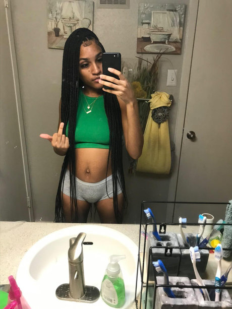 Nacktes geleaktes OnlyFans-Foto von Tyblood