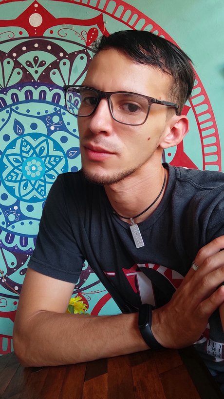 Nacktes geleaktes OnlyFans-Foto von Zeus Ruiz