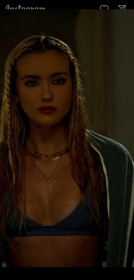 Chloe Rose Robertson