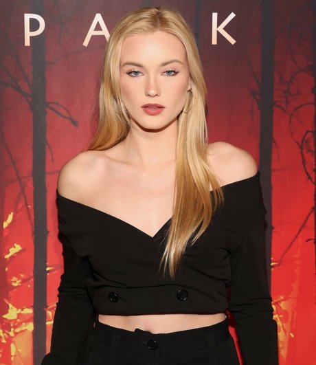 Chloe Rose Robertson