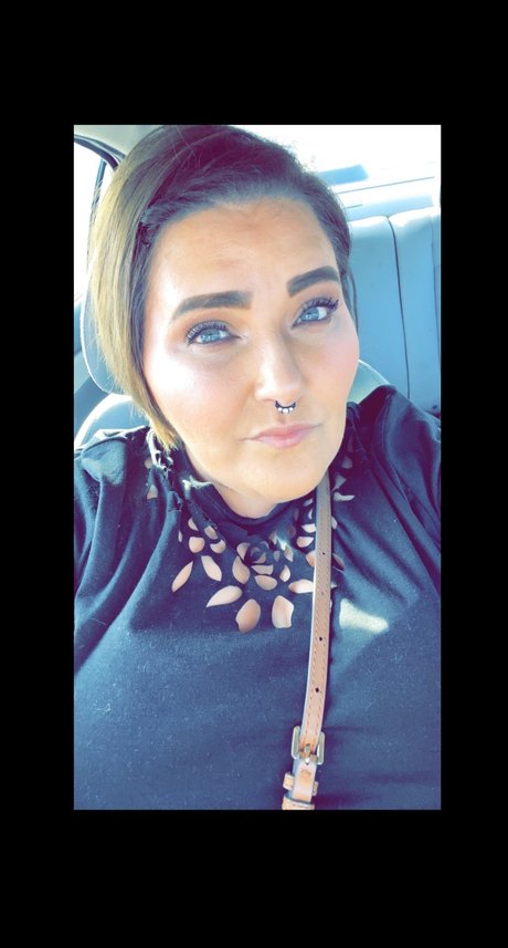 Nacktes geleaktes OnlyFans-Foto von Lashes Mfp