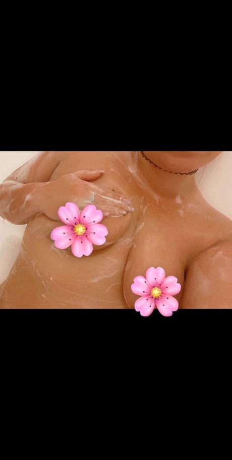 Nacktes geleaktes OnlyFans-Foto von Kate