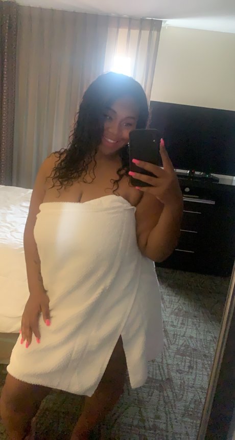 Nacktes geleaktes OnlyFans-Foto von Juicy 