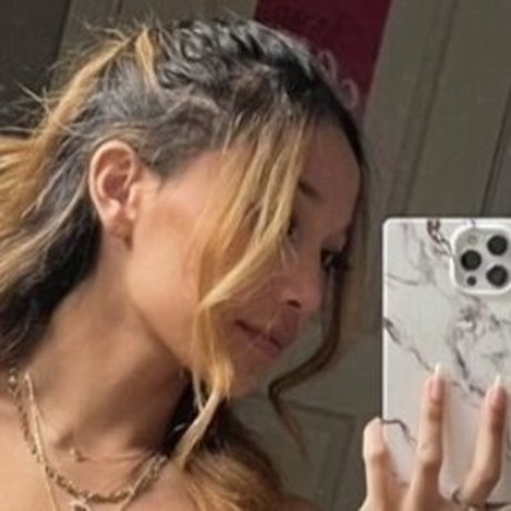 Hawaiian Cheerleader