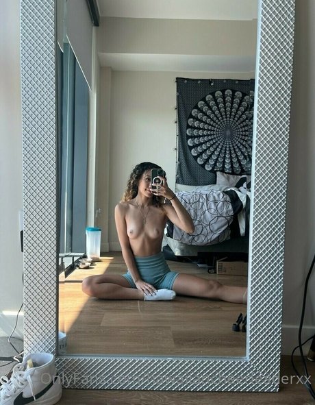 Hawaiian Cheerleader