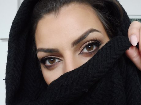 Peaches And Cleavage