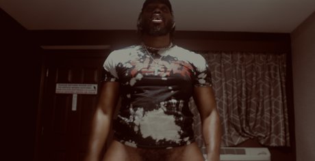 Nacktes geleaktes OnlyFans-Foto von Phxntm