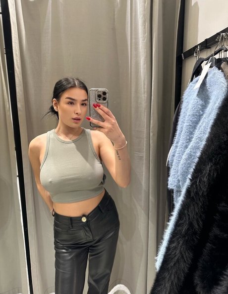 Nacktes geleaktes OnlyFans-Foto von Elianka