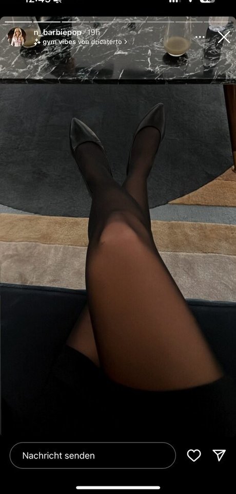 Allaboutfeetandnylons