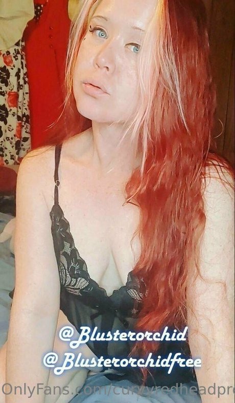 Curvyredheadpromo
