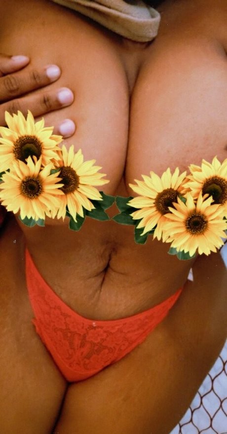 Nacktes geleaktes OnlyFans-Foto von Reignofglitter