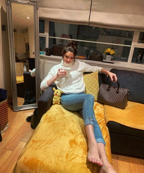 Kimberly Apasara Thomas