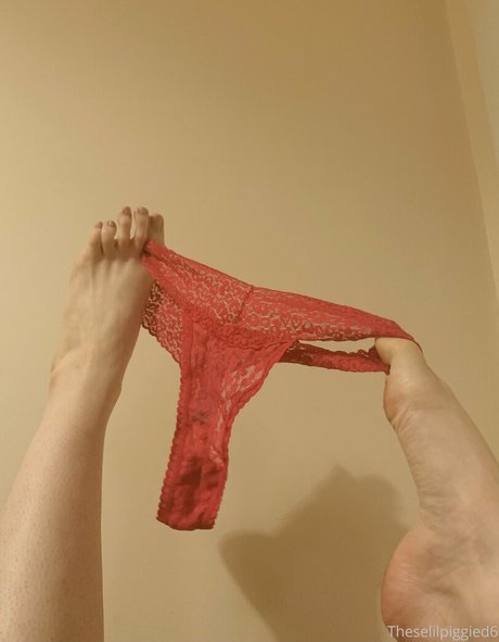 Theselilpiggie6