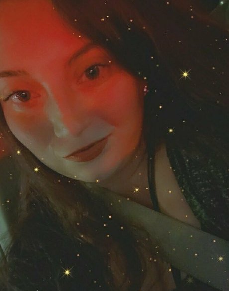 Sarahyournaughtygirl69