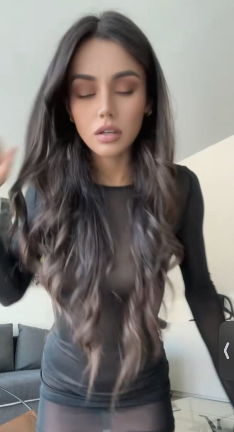 Nacktes geleaktes OnlyFans-Foto von Zoe Evans