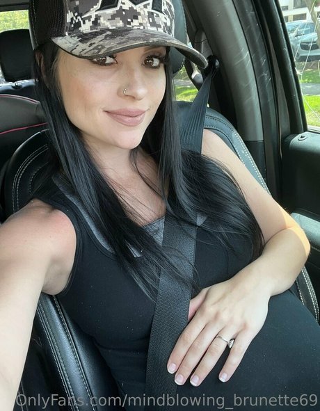 Mindblowingbrunette69