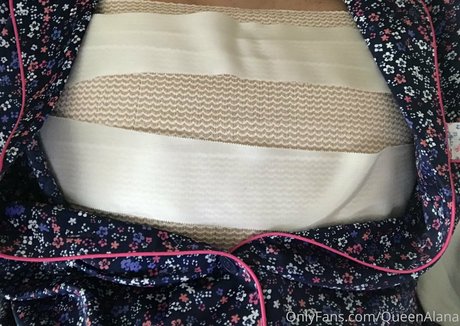 Nacktes geleaktes OnlyFans-Foto von Queenalana