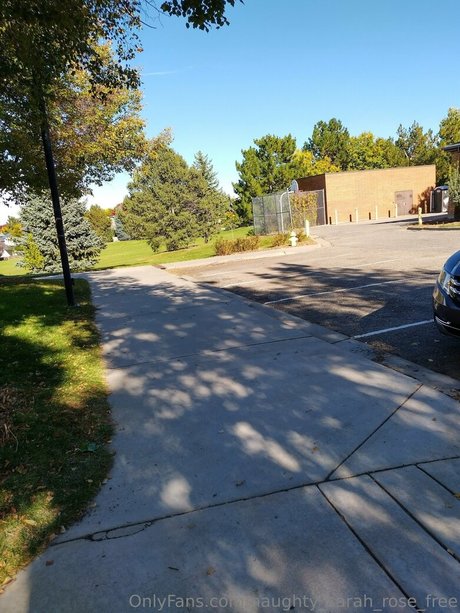 Naughtysarahrosefree