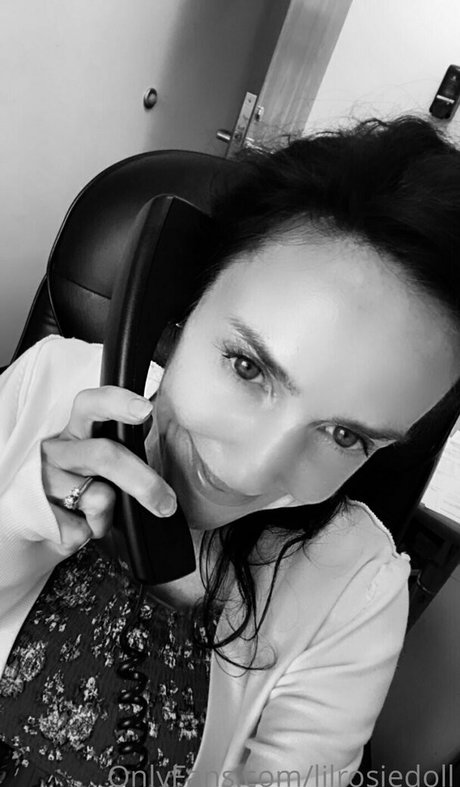 Lilrosiedoll