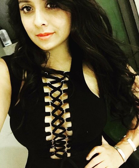 Nacktes geleaktes OnlyFans-Foto von Jezz Angeles