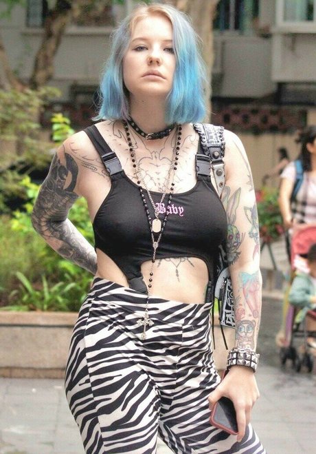 Weronika Truszczynska