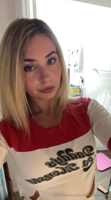 Nacktes geleaktes OnlyFans-Foto von Winterskyeee