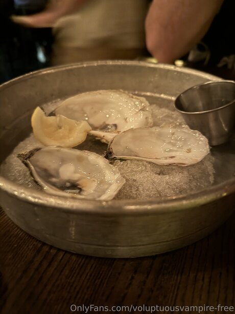 Voluptuousvampire Free