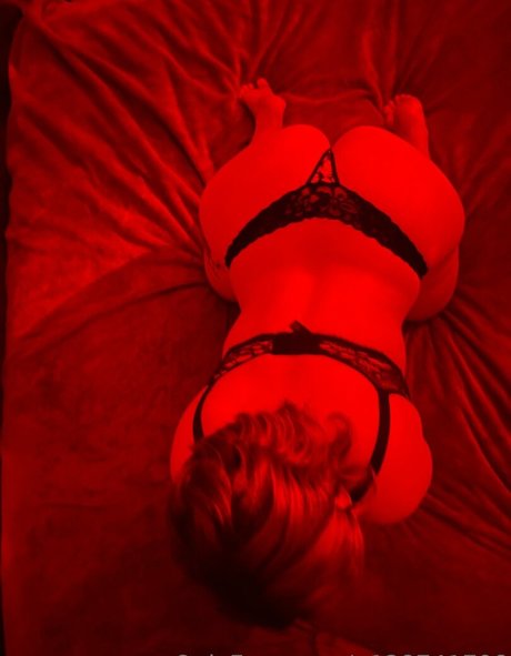 Roxanneandmaxswingers