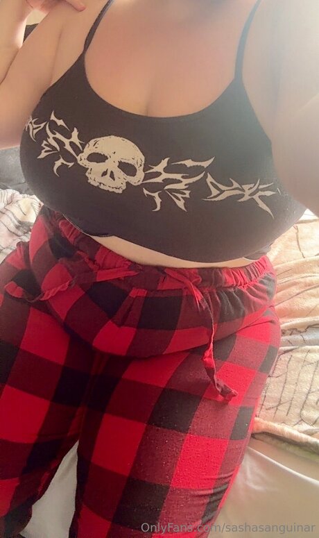 Nacktes geleaktes OnlyFans-Foto von Sashasanguinar