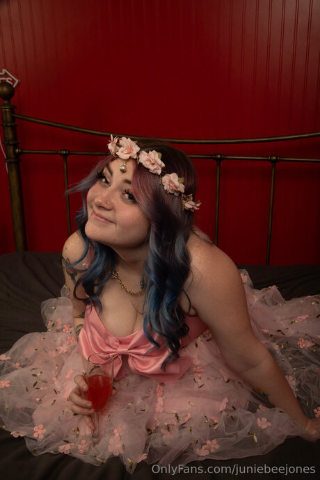 Juniebeejones