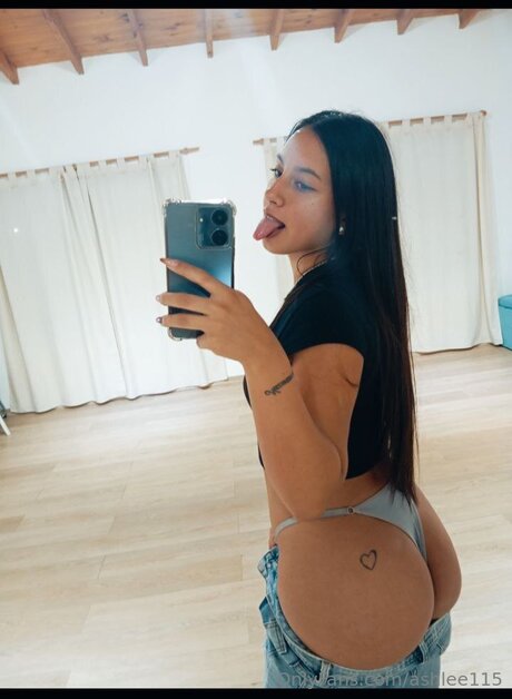 Ashlee115