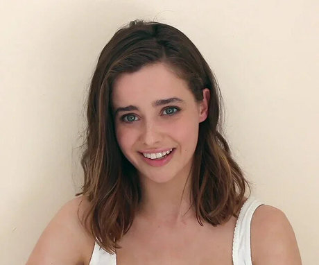 Holly Earl