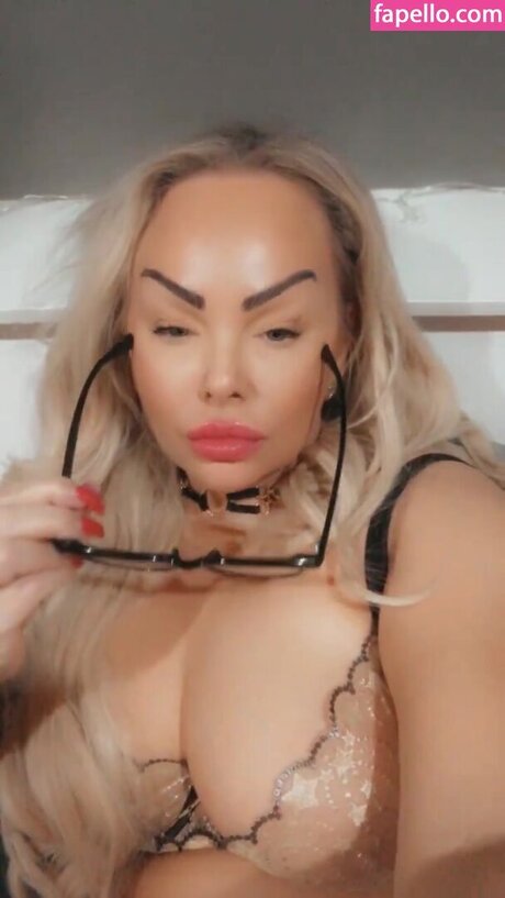 Mercedes Twitter Milf