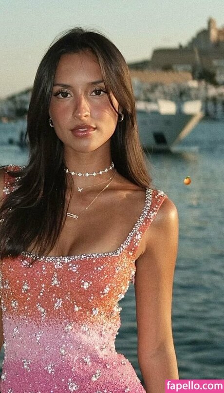 Alexandra Saint Mleux