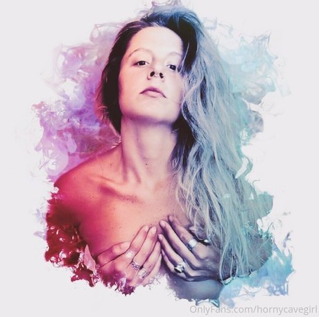 Hornycavegirl