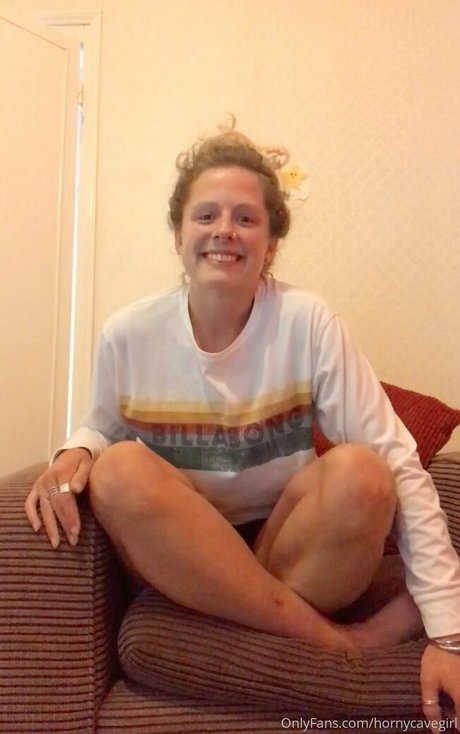 Hornycavegirl