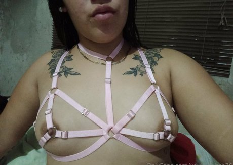 Nacktes geleaktes OnlyFans-Foto von Harmonylulu