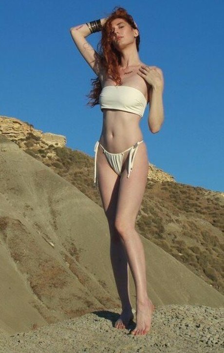 Madeleine Baldachino