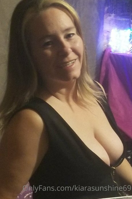 Kiarasunshine69