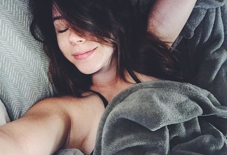 Jillian Rose Reed