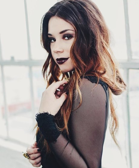 Jillian Rose Reed