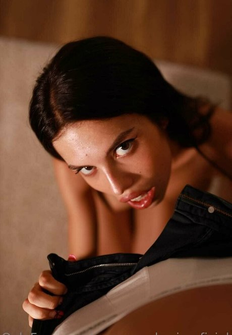 Macarenalewisoficial