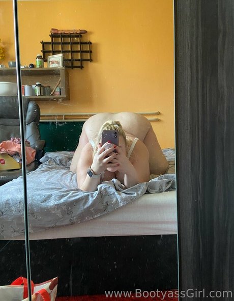 Bootyassgirl