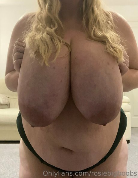 Rosiebigboobs